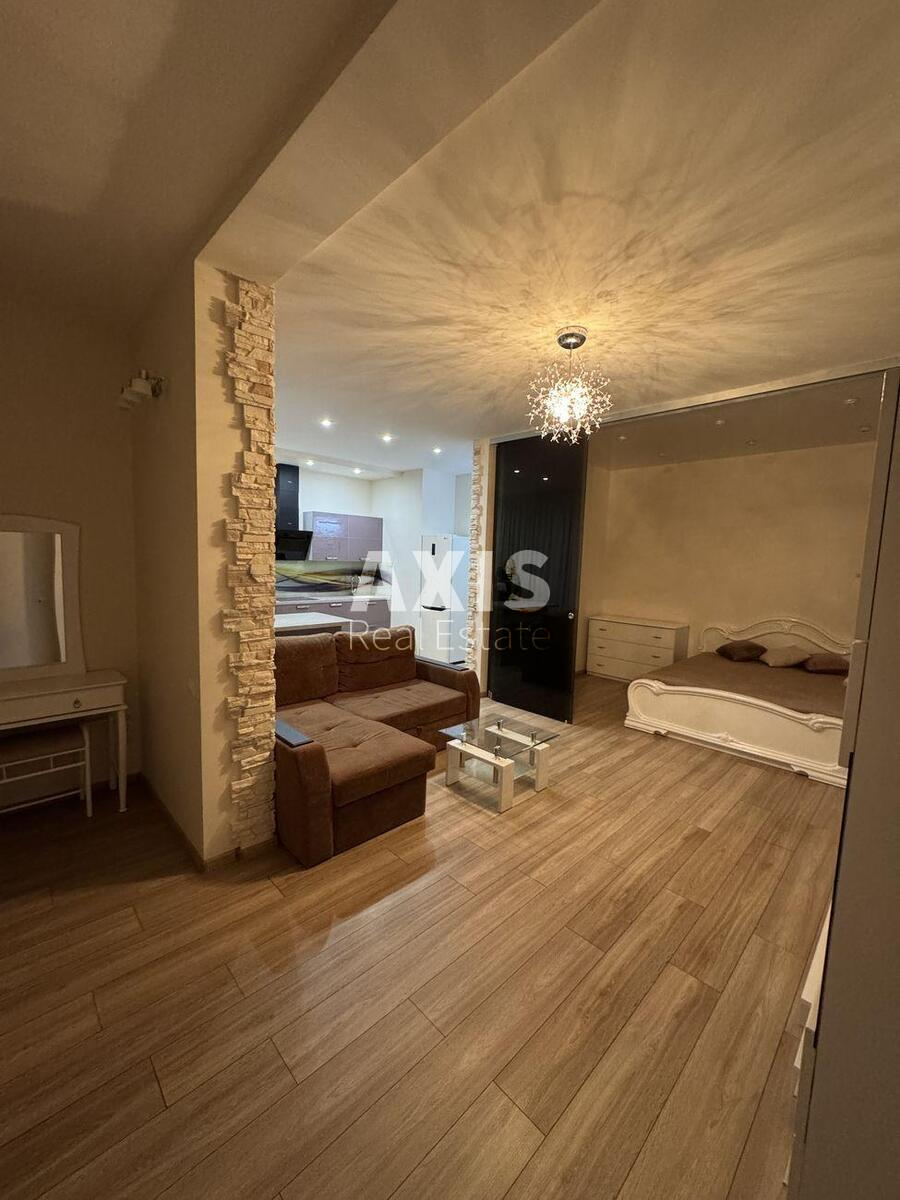 1k apartment vul. Dragomyrova Myhajla 182