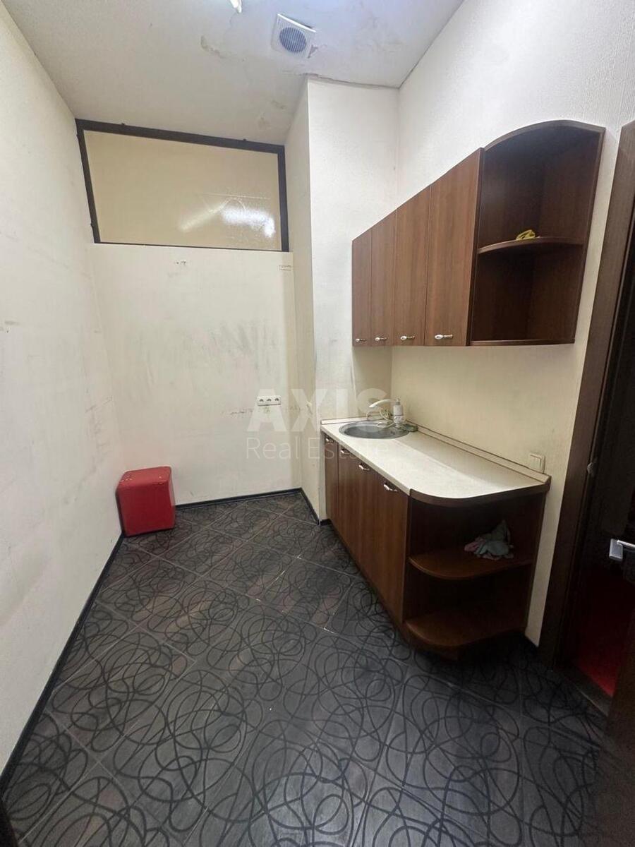 Office vul. Knjazhyj Zaton 21, 65m24