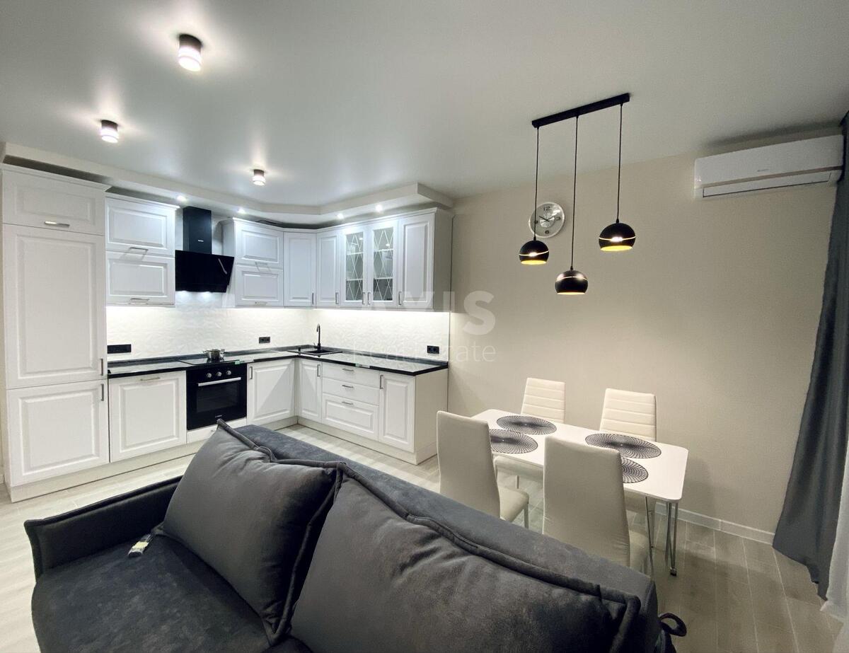 1k apartment vul. Sverstjuka Jevgena 6В