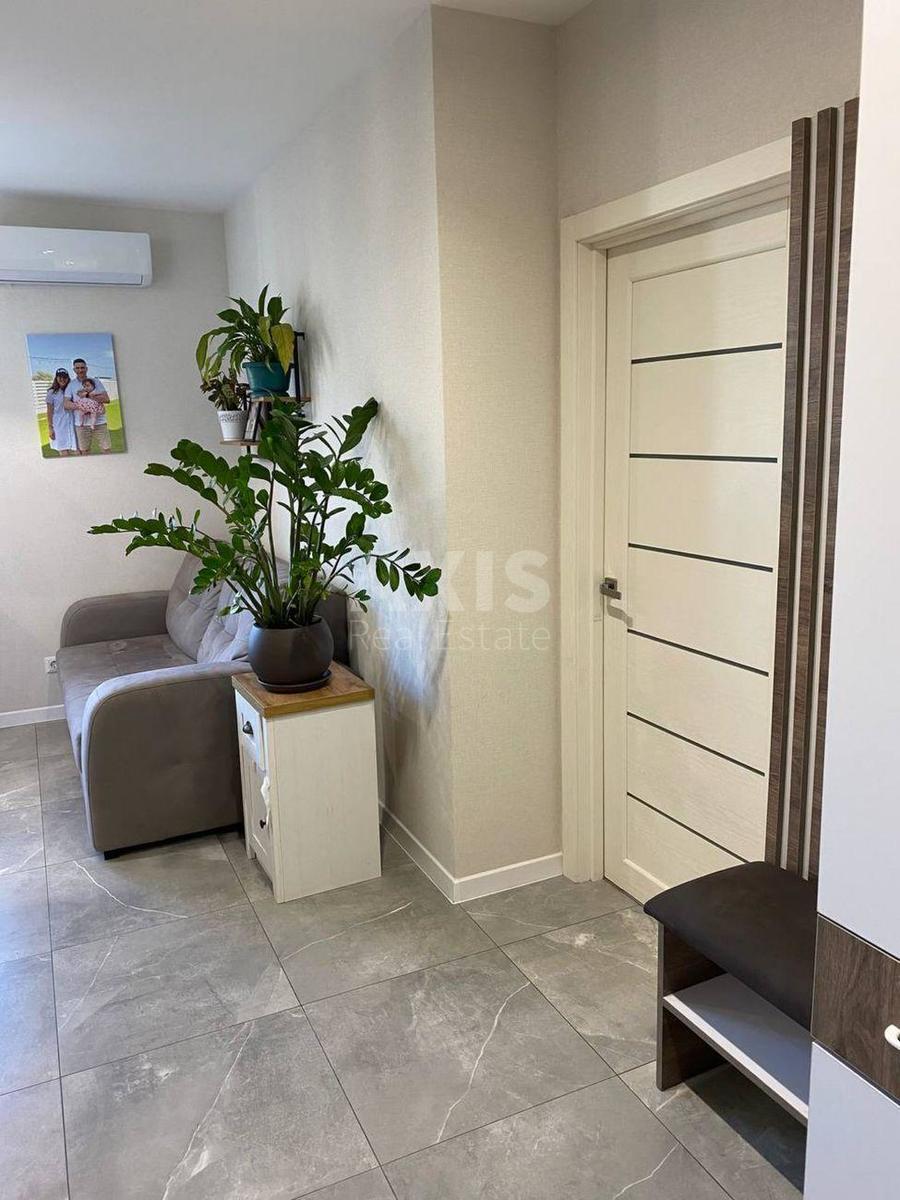 1k apartment vul. Grechka Marshala 10Б2