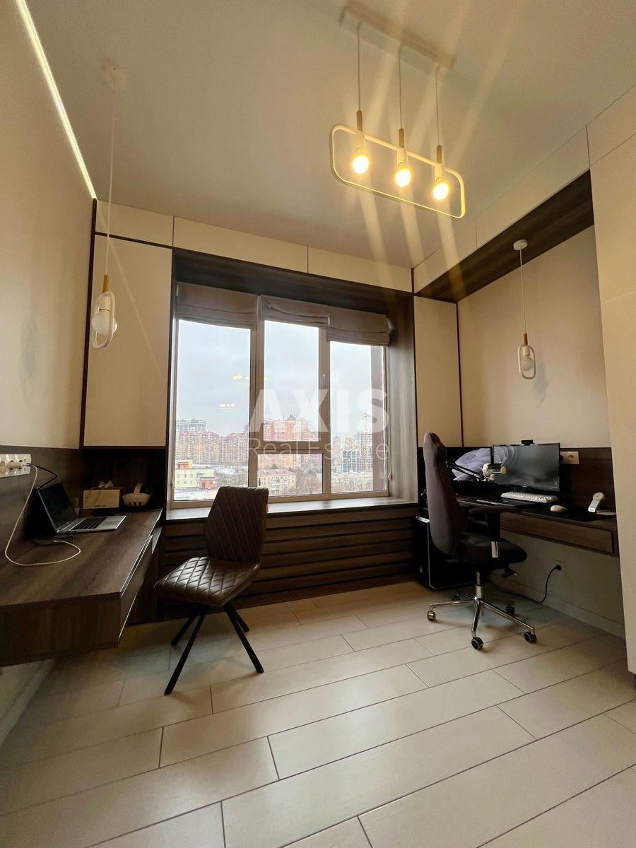 3k apartment vul. Barbjusa Anri 28А3