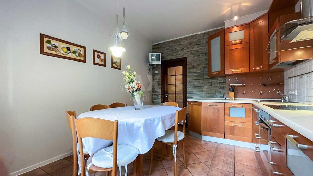 3k apartment vul. Pavlivs'ka 181