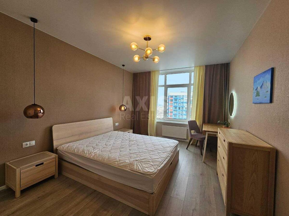 1k apartment vul. Sverstjuka Jevgena 6Г565566