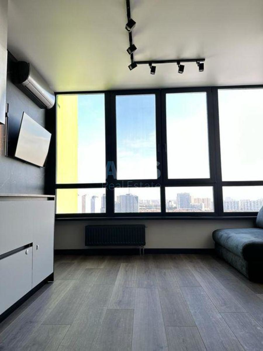 3k apartment vul. Kahovs'ka 62а5