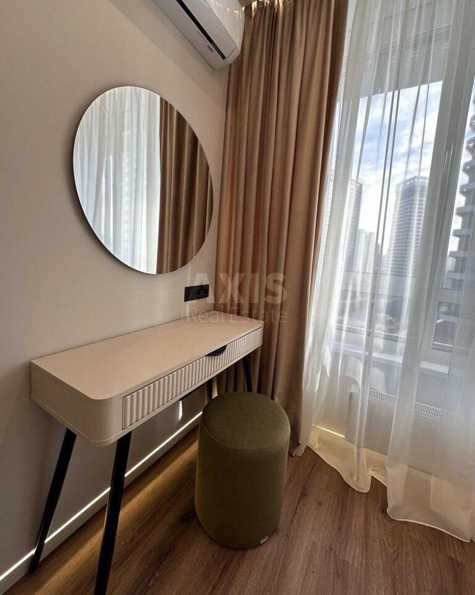 1k apartment nab. Dniprovs'ka 15Д8