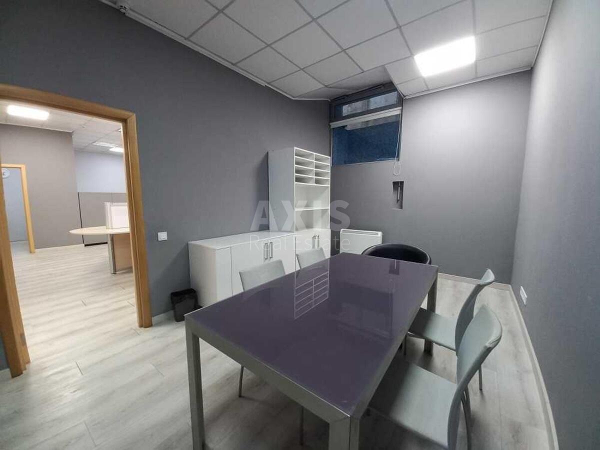 Office vul. Kryvoriz'ka 11, 60m261932