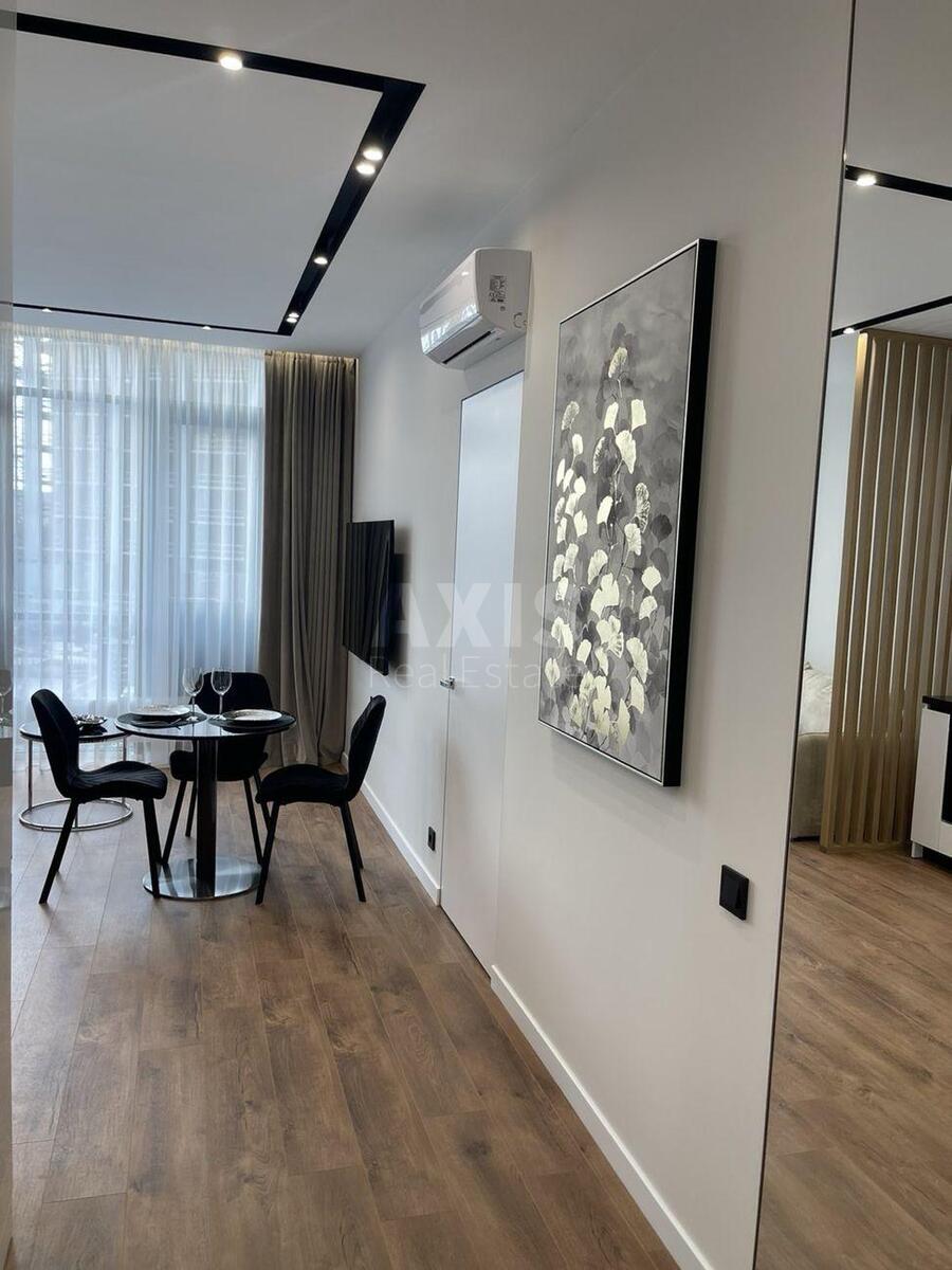 1k apartment vul. Dragomyrova Myhajla 19Б5