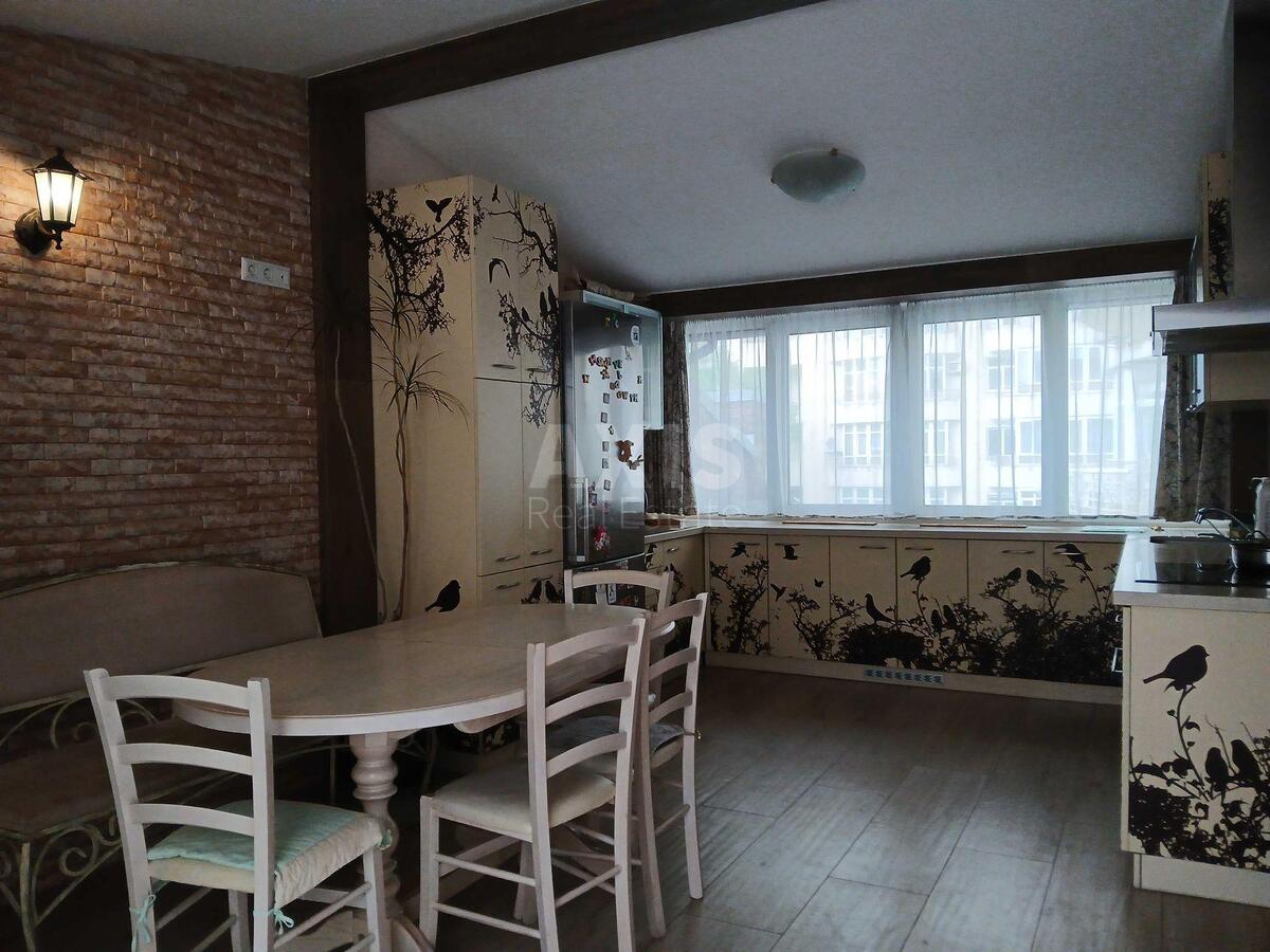 3k apartment vul. Turgenjevs'ka 46/11