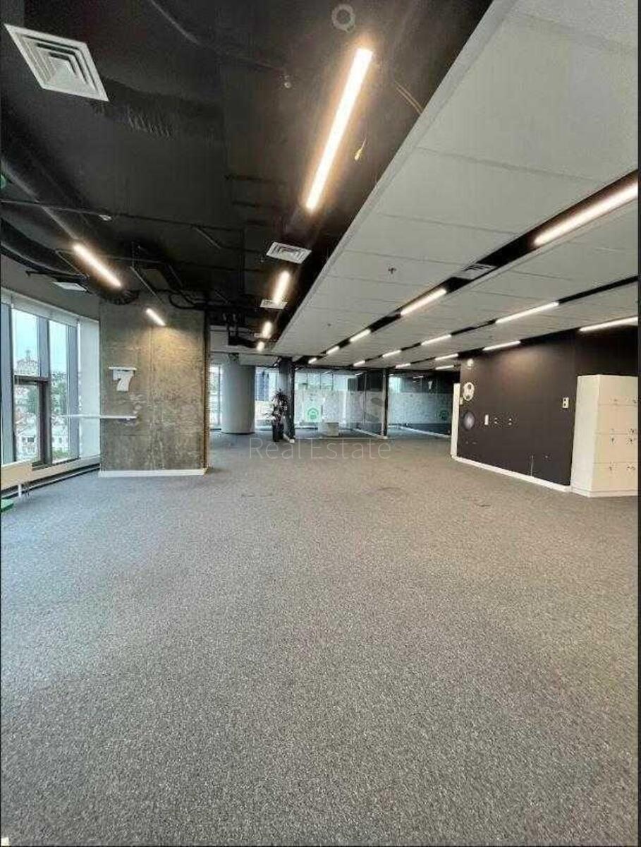 Office pl. Sportyvna 1А, 446m27