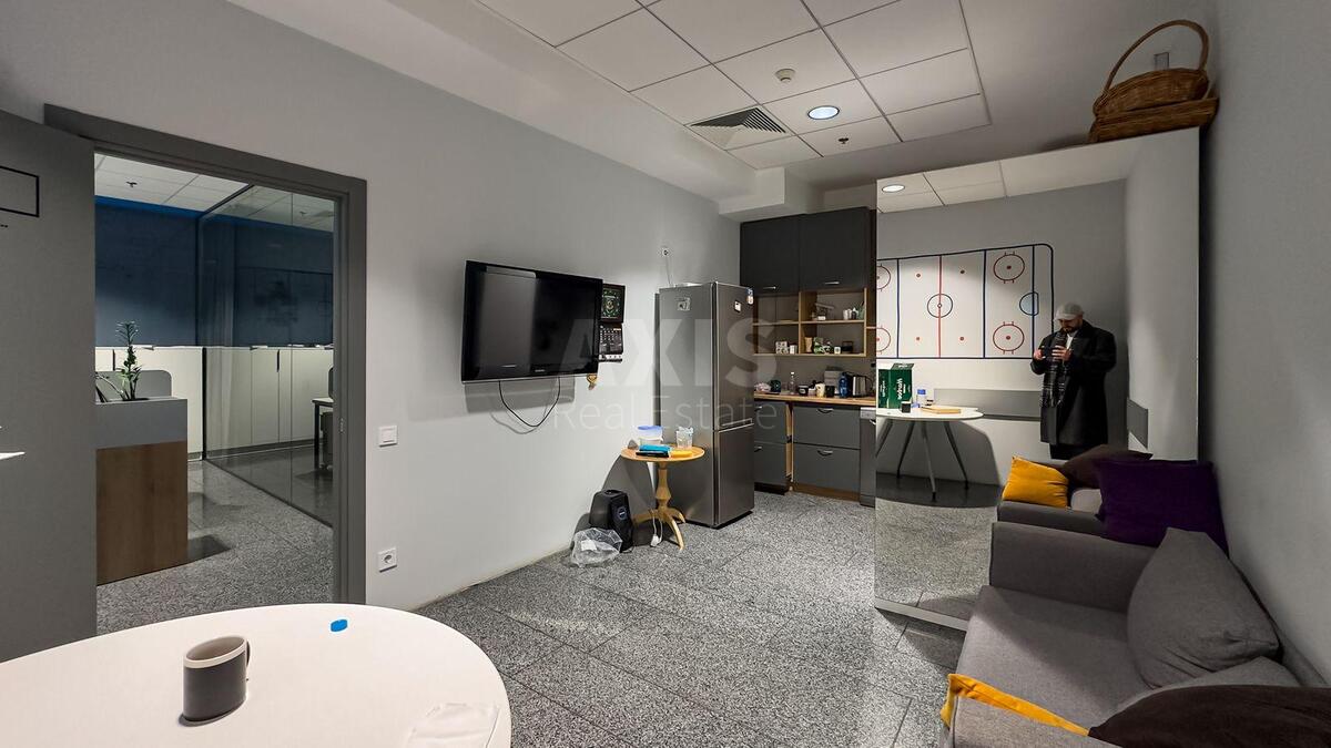 Office vul. Velyka Vasyl'kivs'ka 55, 147m22