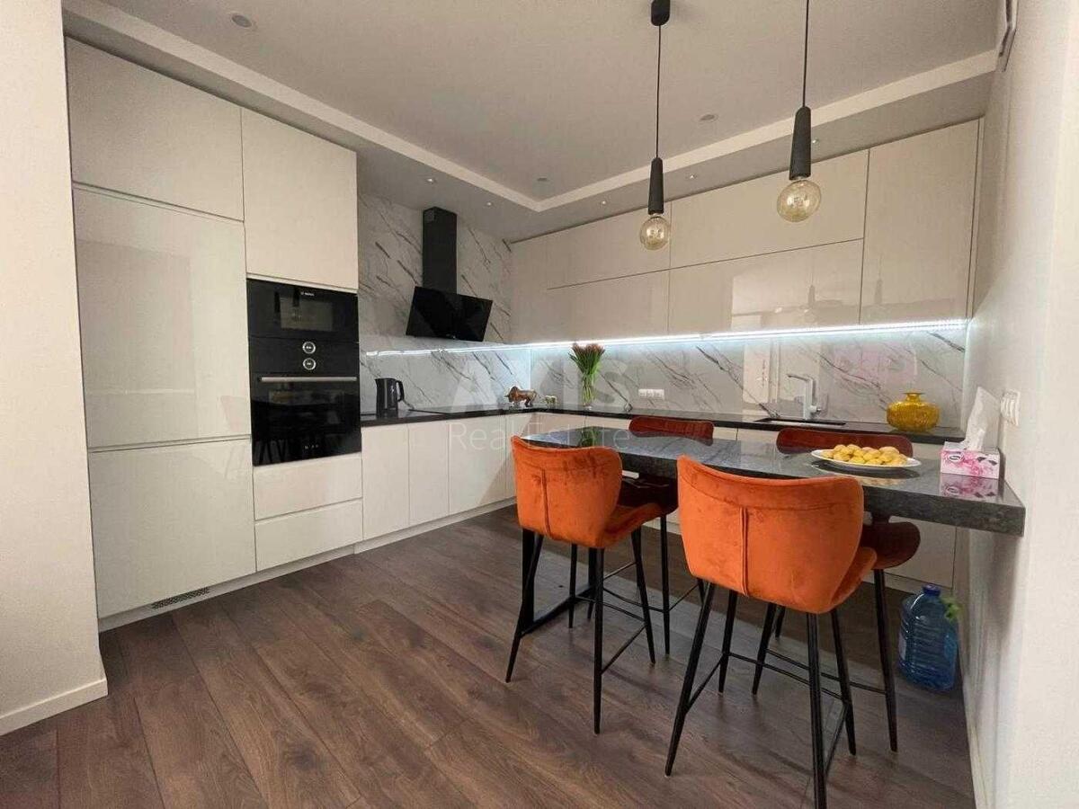 3к квартира ул. Предславинская 400