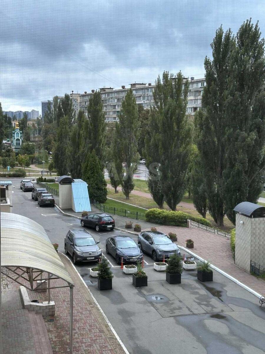 Office vul. Shums'kogo Jurija 1, 196m2602812