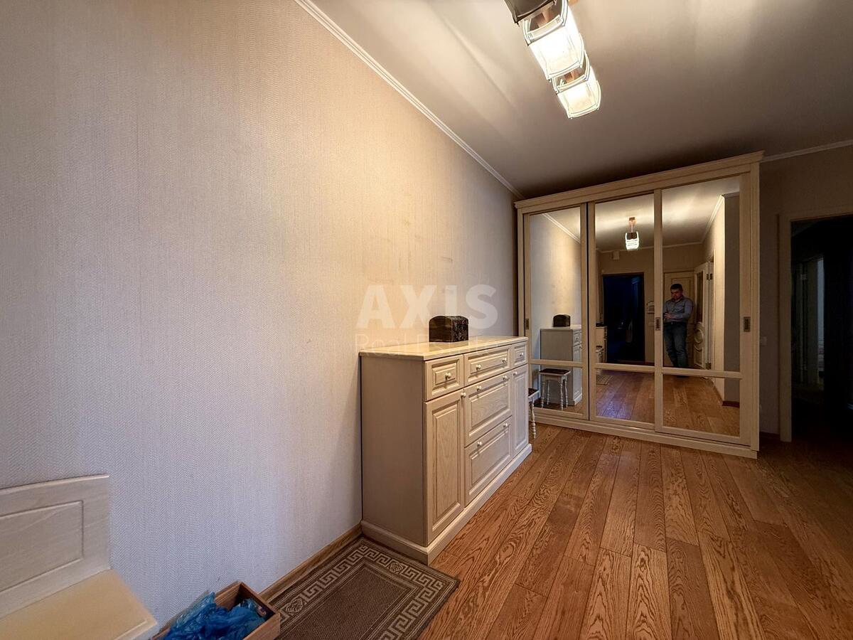 4k apartment vul. Sribnokil's'ka 226390511