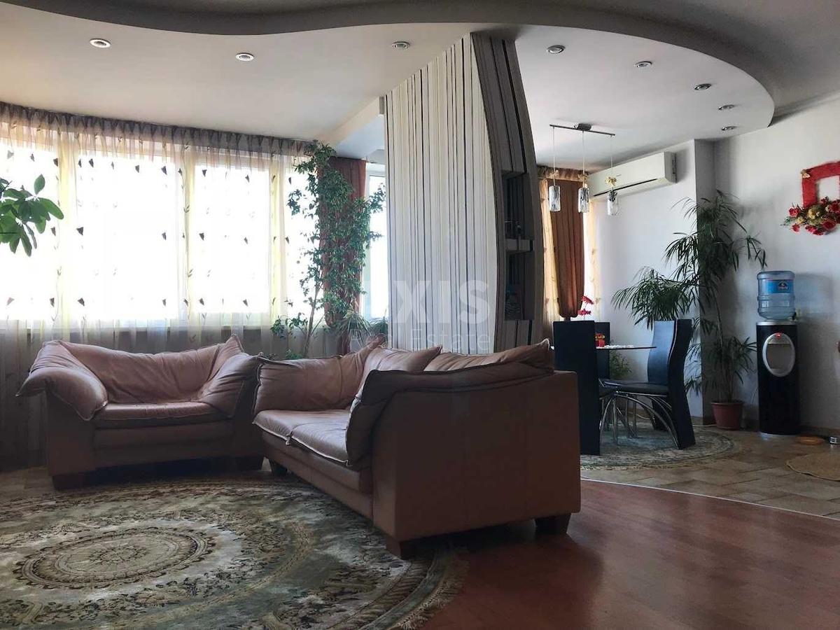 4к квартира ул. Ахматовой Анны 132
