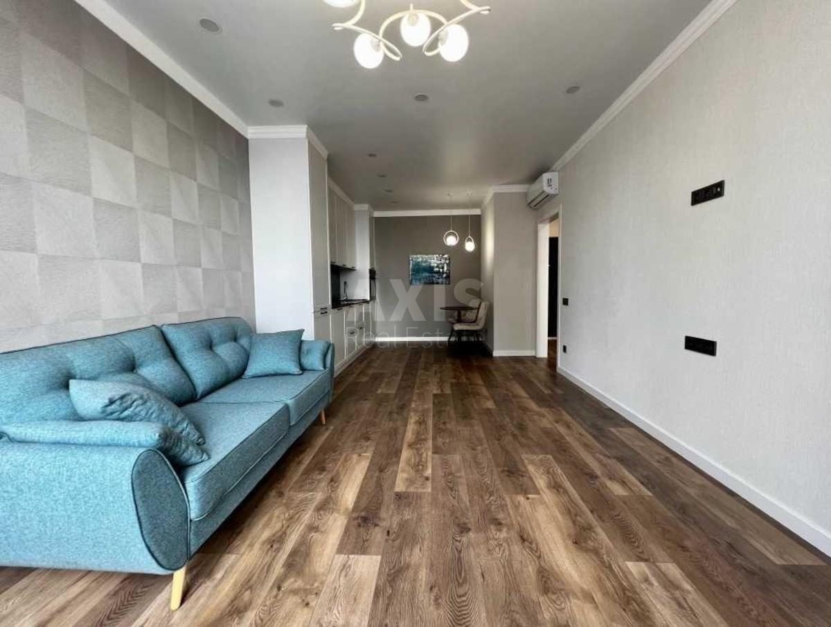 1k apartment nab. Dniprovs'ka 181