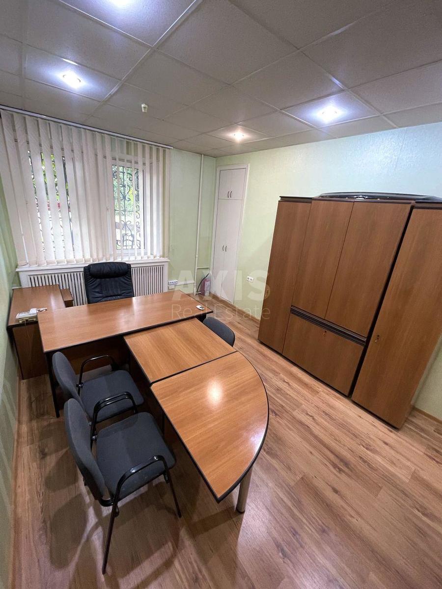 Office vul. Moskovs'ka 32/2, 30m2