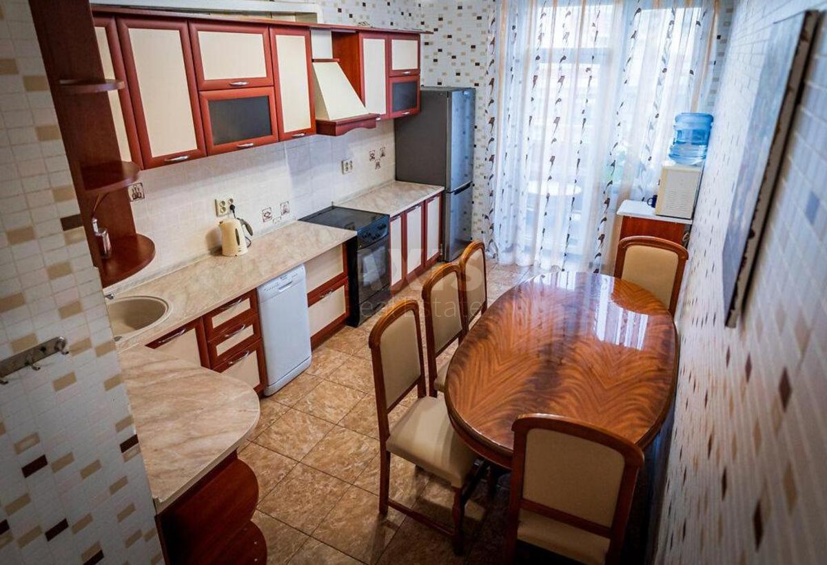 2k apartment vul. Yulia Zdanovska 73А4