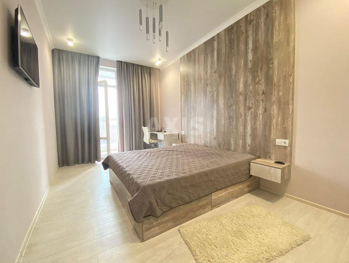 2k apartment vul. Myhajla Maksymovycha 240