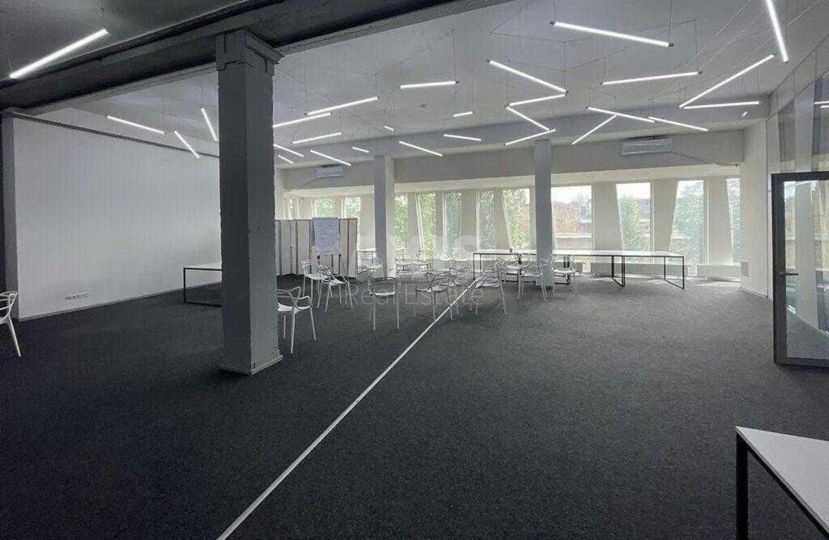 Office vul. Vasylivs'ka 30, 240m2