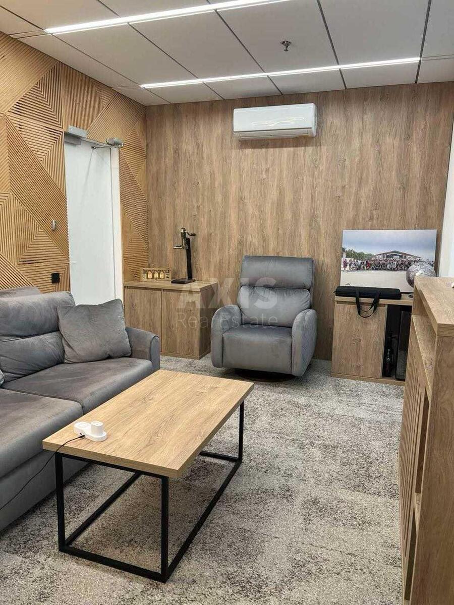 Office vul. Grushevs'kogo Myhajla 9Б, 555m2565875