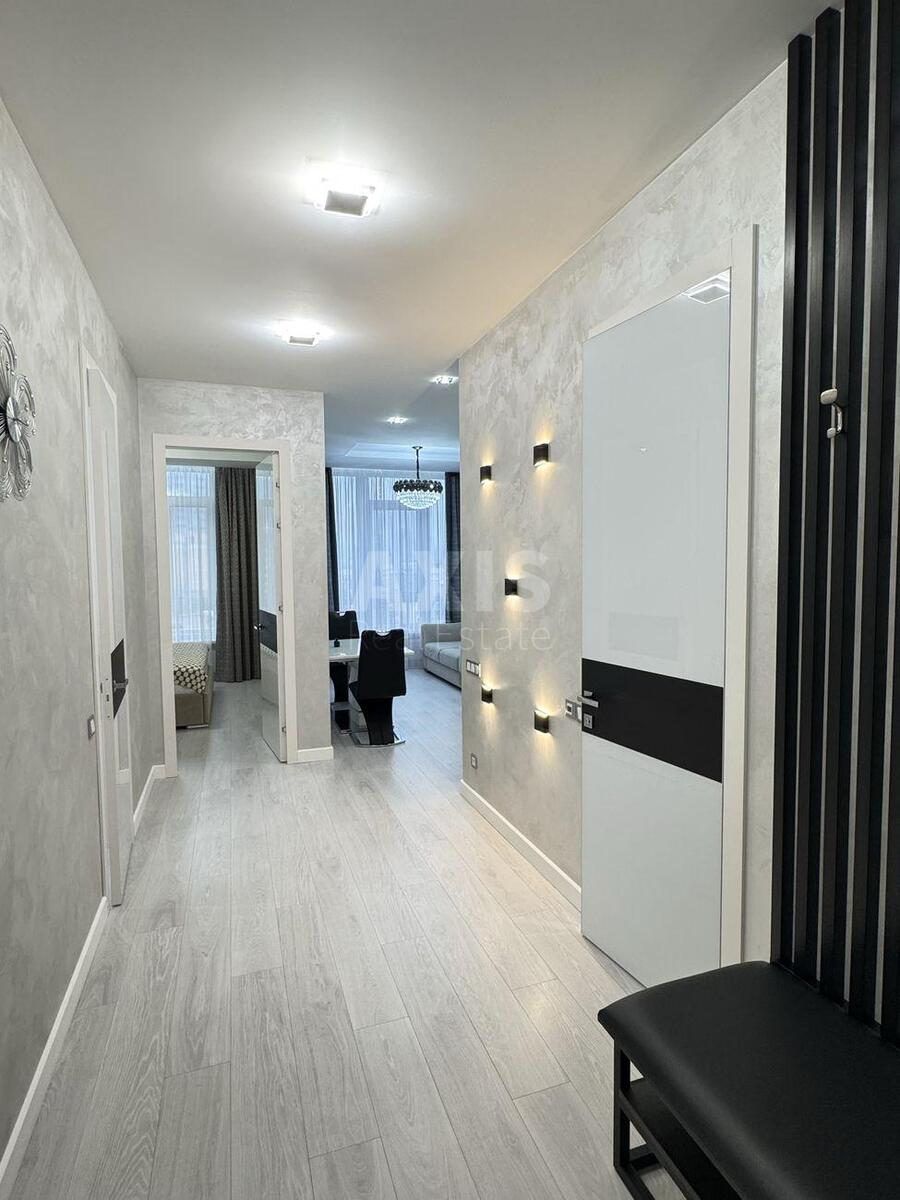 2k apartment vul. Zhyljans'ka 687