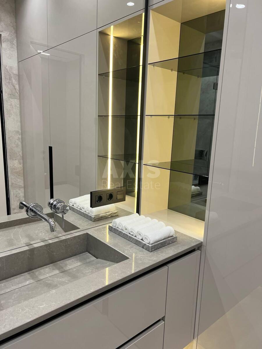 2k apartment vul. Dragomyrova Myhajla 183