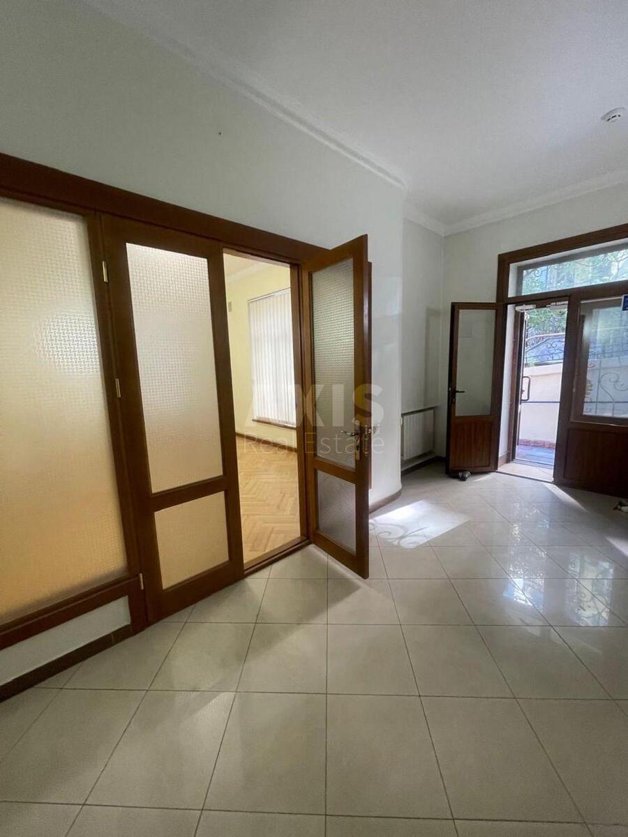 Trade object vul. Rustaveli Shota 4, 71m2