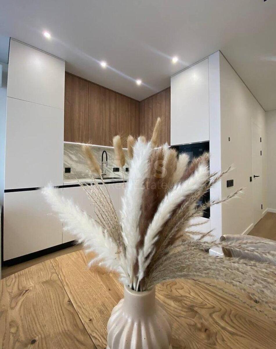 1k apartment nab. Dniprovs'ka 15Д