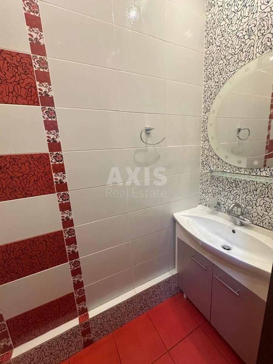 Office vul. Knjazhyj Zaton 21, 65m25