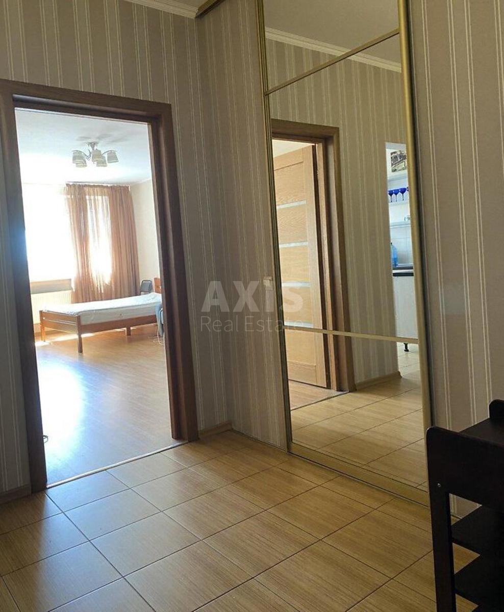 1k apartment vul. Golosii'vs'ka 13А5