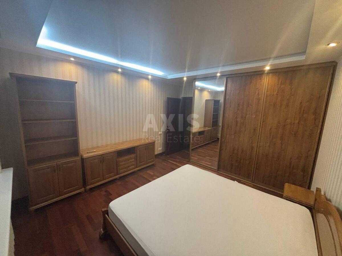 4k apartment vul. Knjazhyj Zaton 2/303
