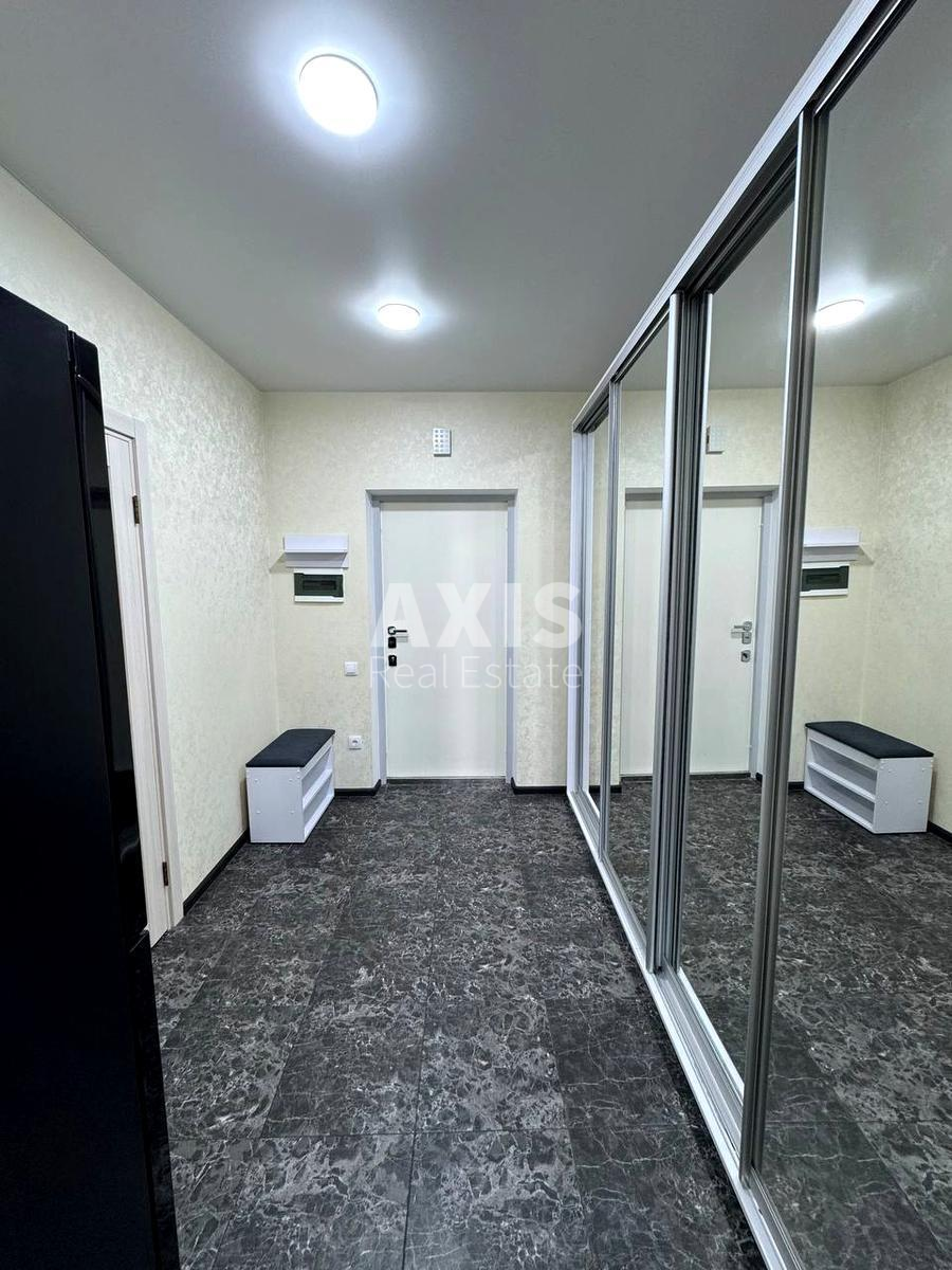 1k apartment vul. Central'na 19616306
