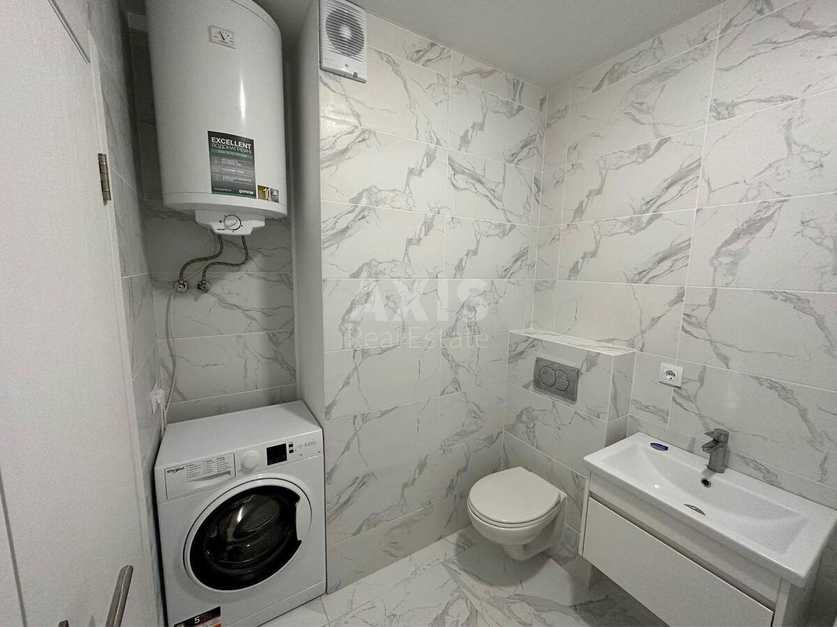 1k apartment vul. Berkovec'ka 6А8