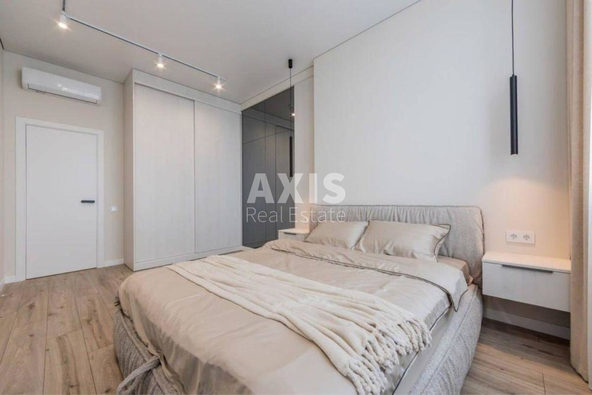 1k apartment pl. Peremogy 1113
