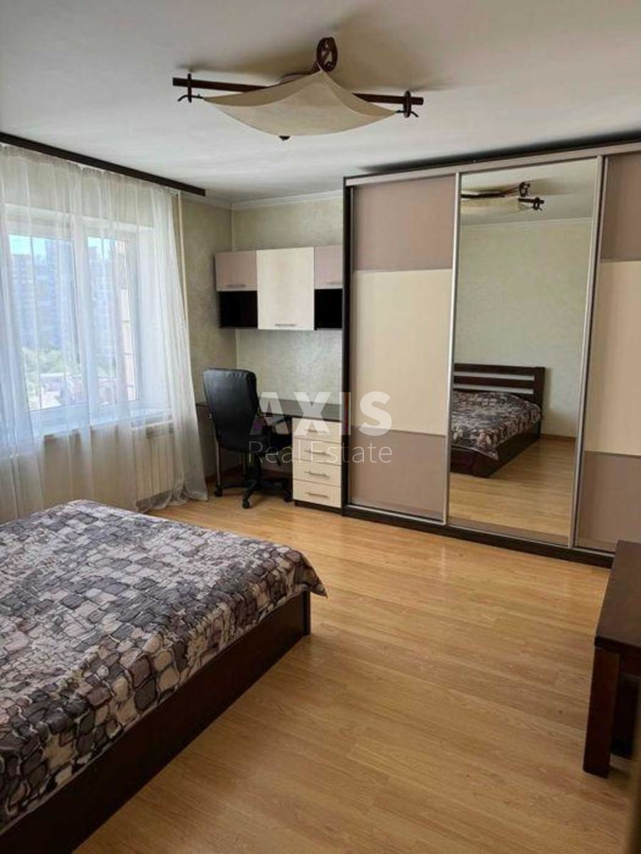 3k apartment vul. Dragomanova 2012