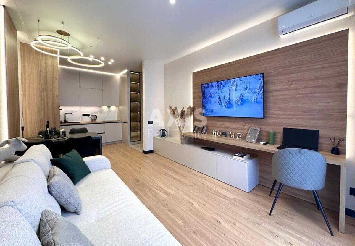 2k apartment vul. Myhajla Maksymovycha 241