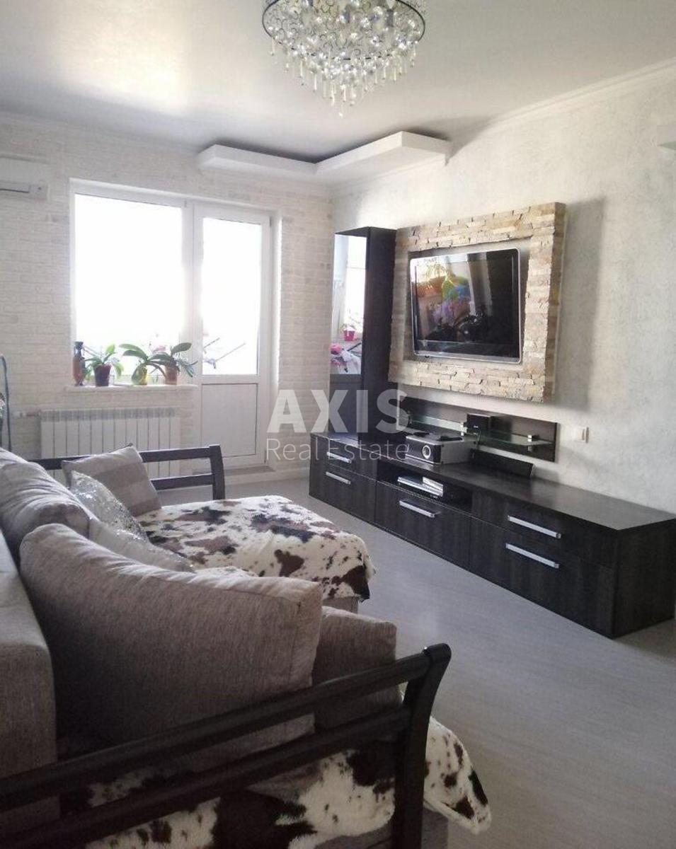 3k apartment vul. Urlivs'ka 303