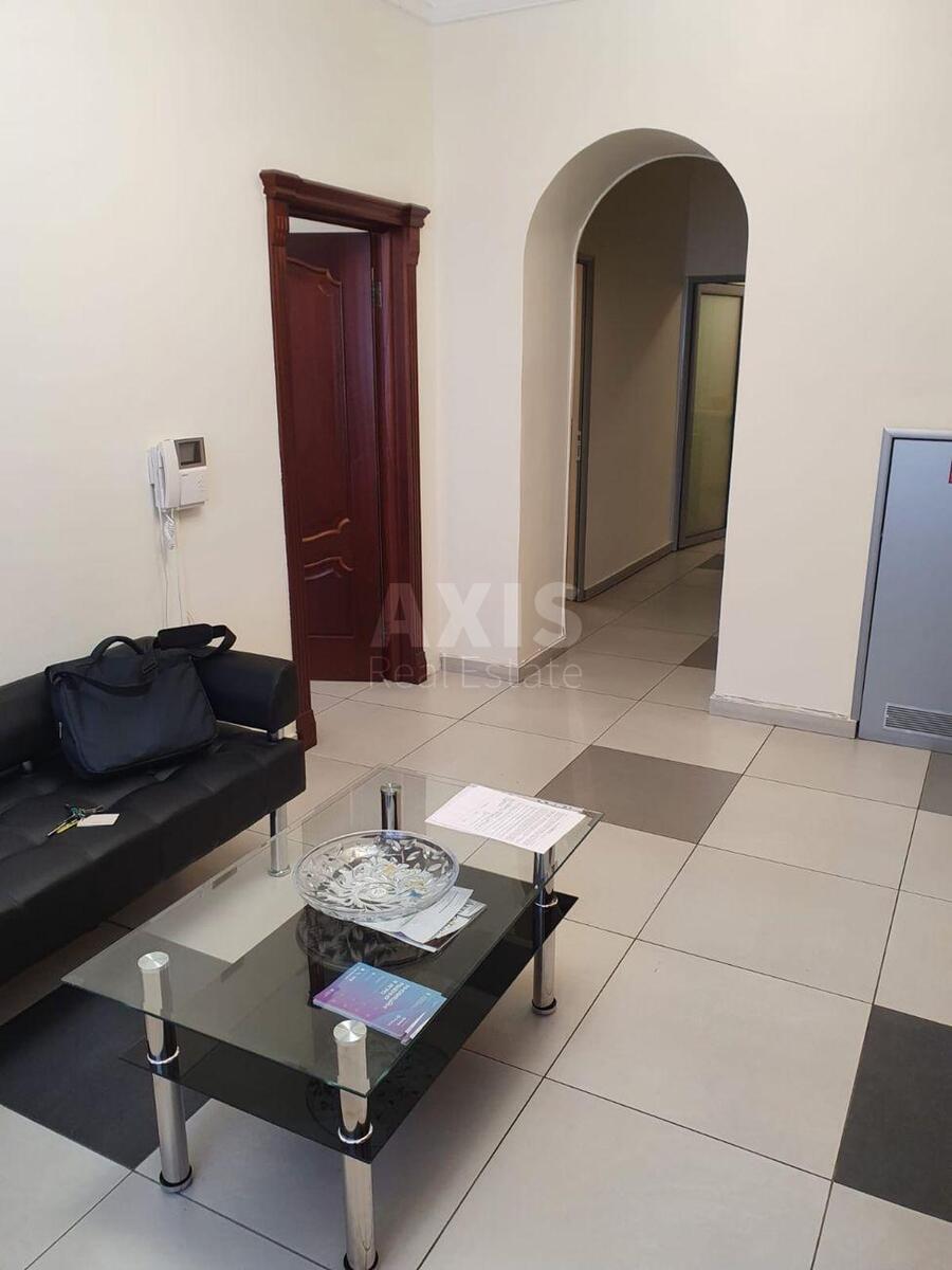 Office vul. Shovkovychna 13/2, 80m21