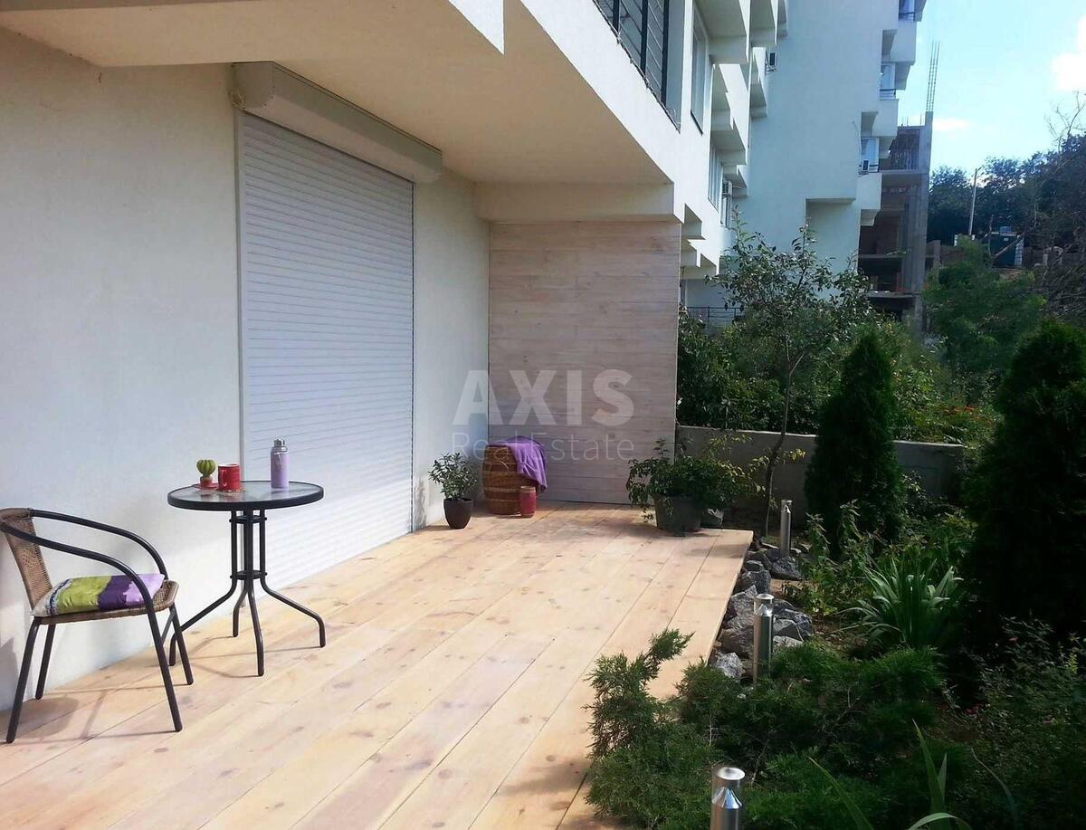 1k apartment vul. Majkops'ka 1А8