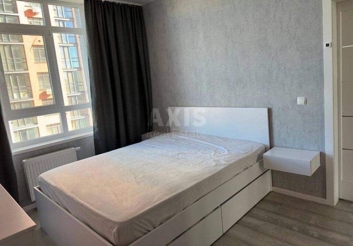 1k apartment vul. Berezhans'ka 152
