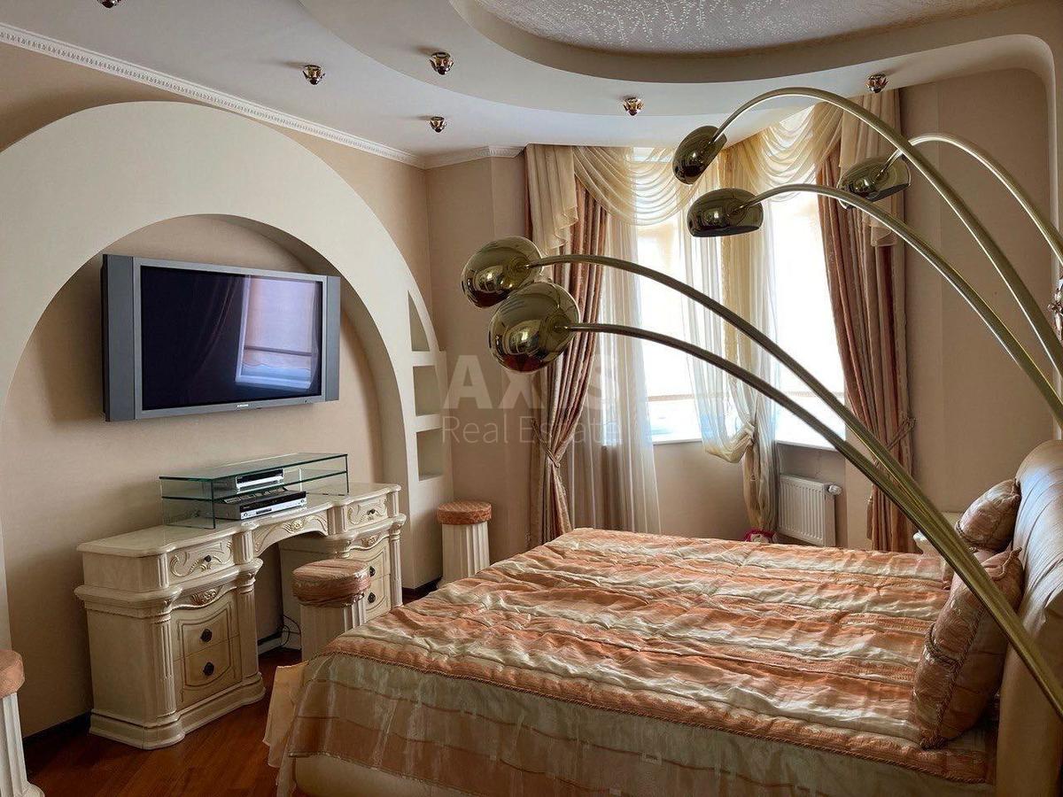 3k apartment vul. Jevgena Konoval'cja 32Г4