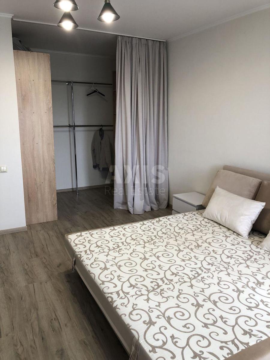 1k apartment vul. Naberezhno-Korchuvats'ka 902