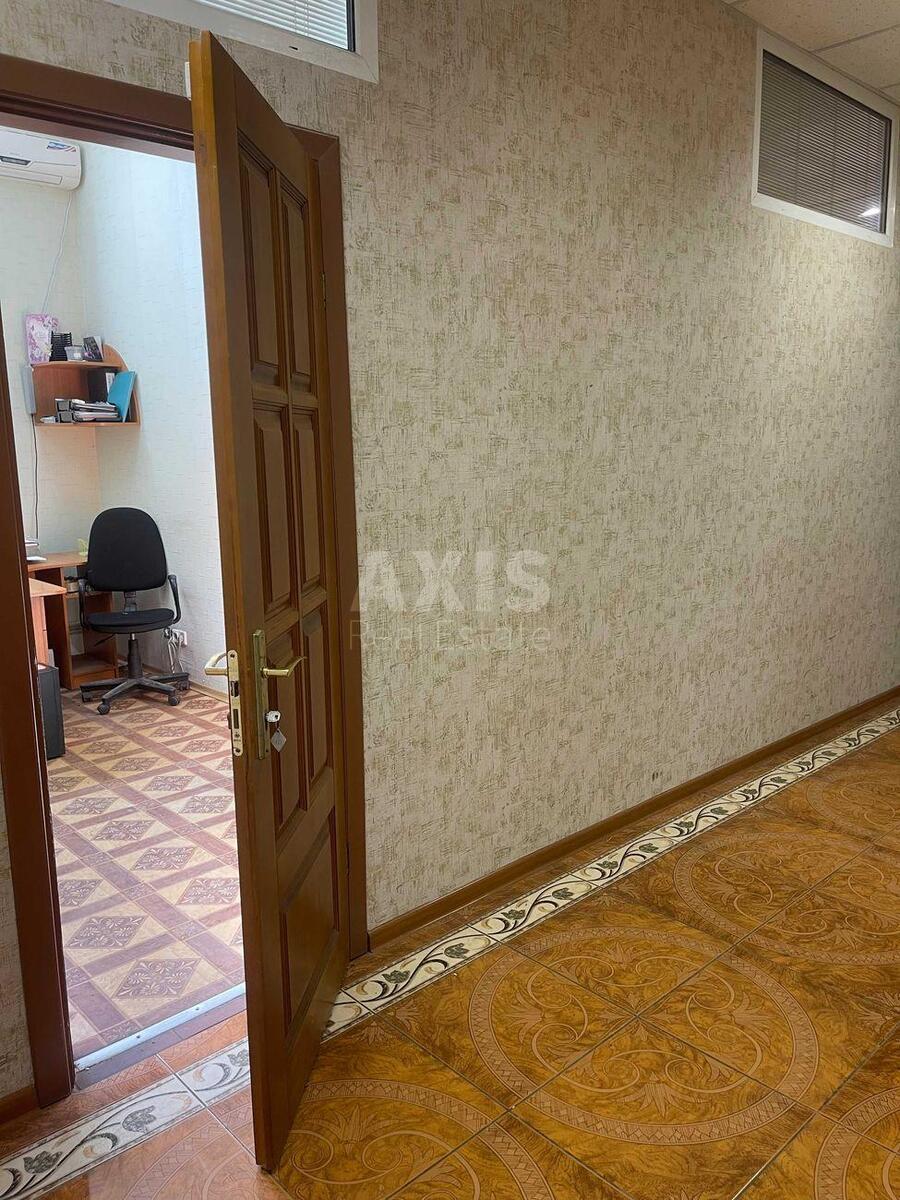 Office vul. Syrec'ka 33, 200m24