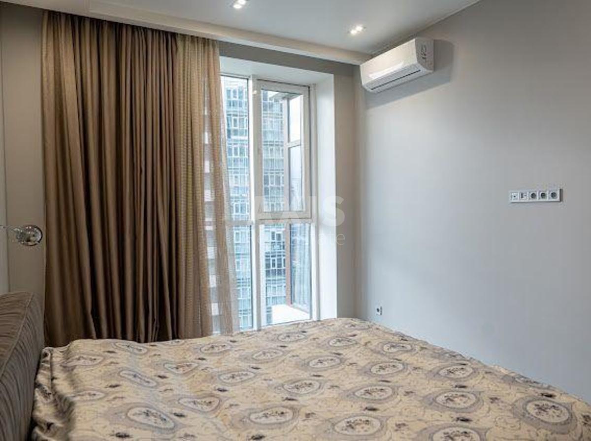 2k apartment vul. Dragomyrova Myhajla 184