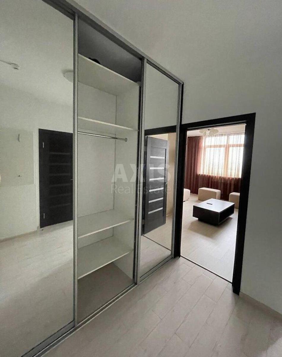 1k apartment vul. Voskresens'ka 16В4