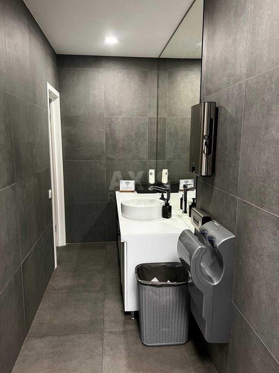 Office vul. Volodymyrs'ka 38, 375m29