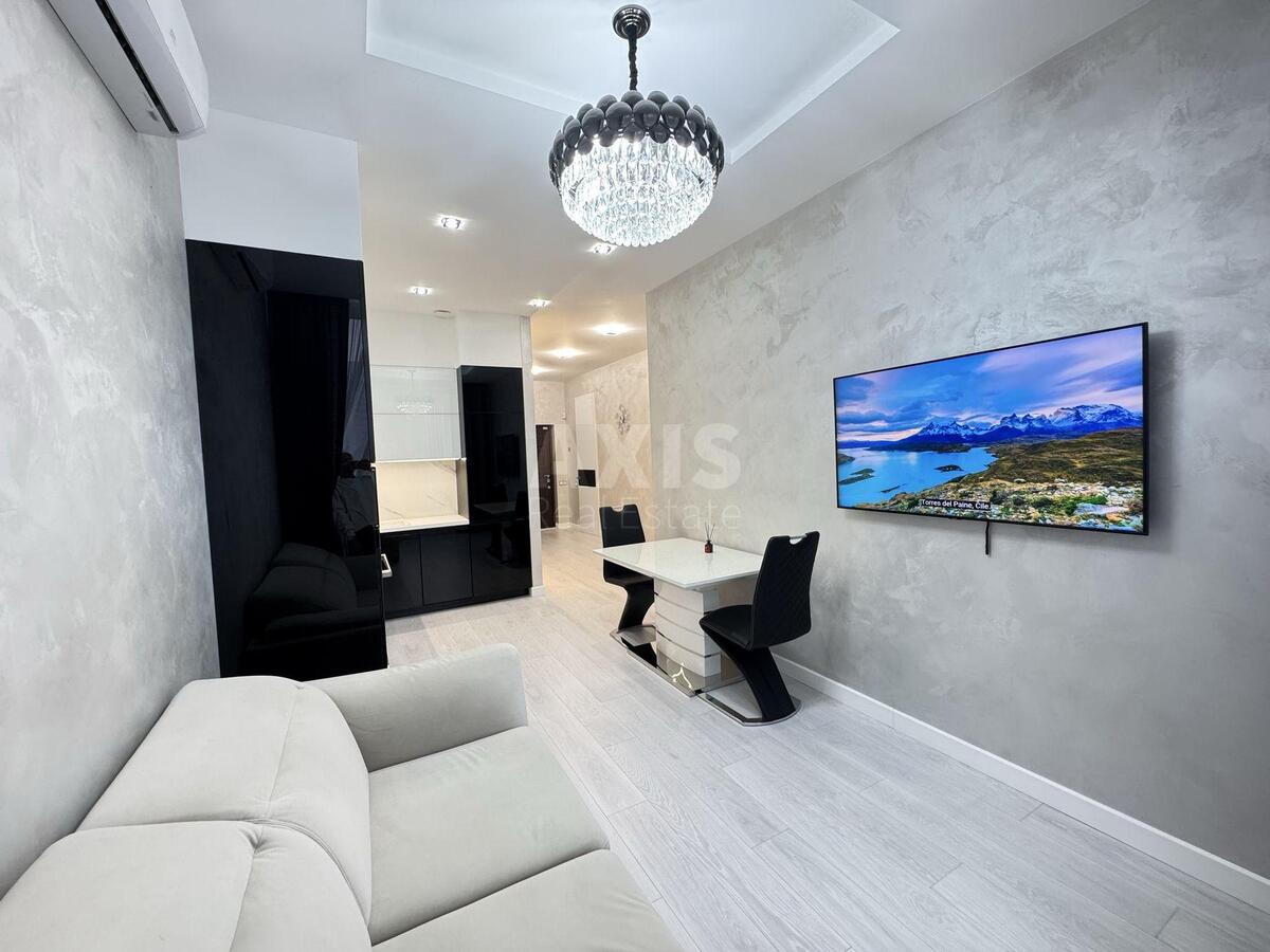 2k apartment vul. Zhyljans'ka 685