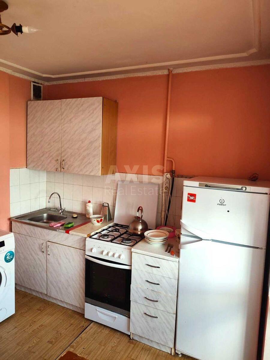 2k apartment pl. Obolons'ka 30
