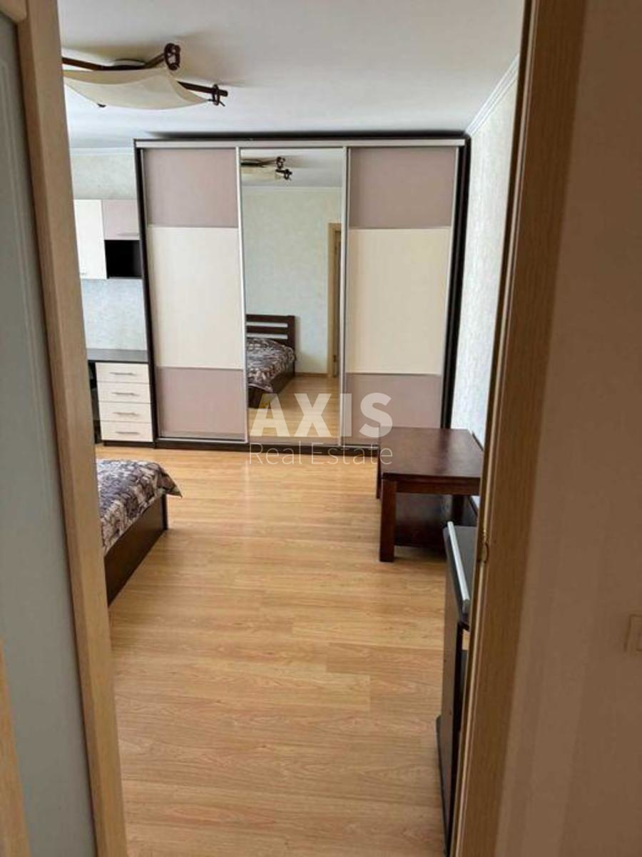 3k apartment vul. Dragomanova 2013