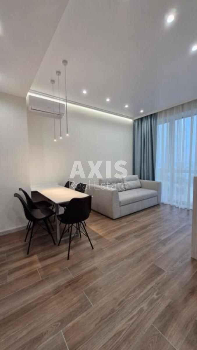 1k apartment vul. Bul'varno-Kudrjavs'ka 17